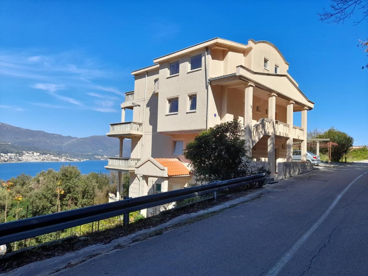 הרצג-נובי Villa Garden Apartments מראה חיצוני תמונה