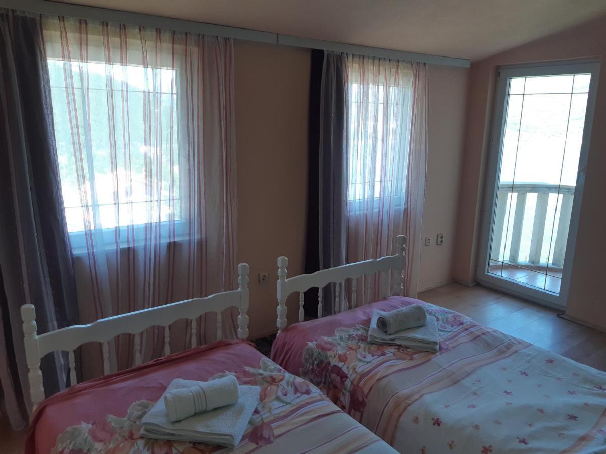 הרצג-נובי Villa Garden Apartments מראה חיצוני תמונה